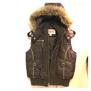 Women’s brown bubble vest with fur hood
